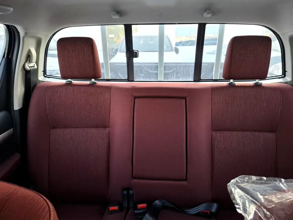 Toyota Hilux SR5 2.7L 2025 AT White Petrol Key Digital AC (Export Only) - Image 9