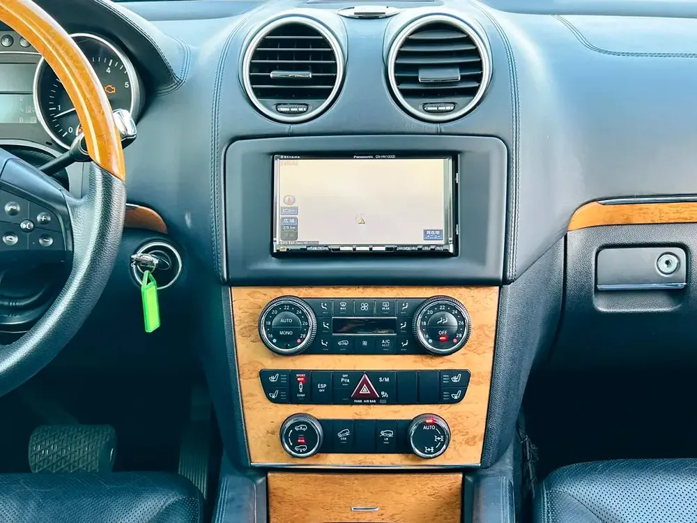 MERCEDES BENZ GL550 - 2008 - CLEAN CAR FRESH JAPAN IMPORT - Image 16
