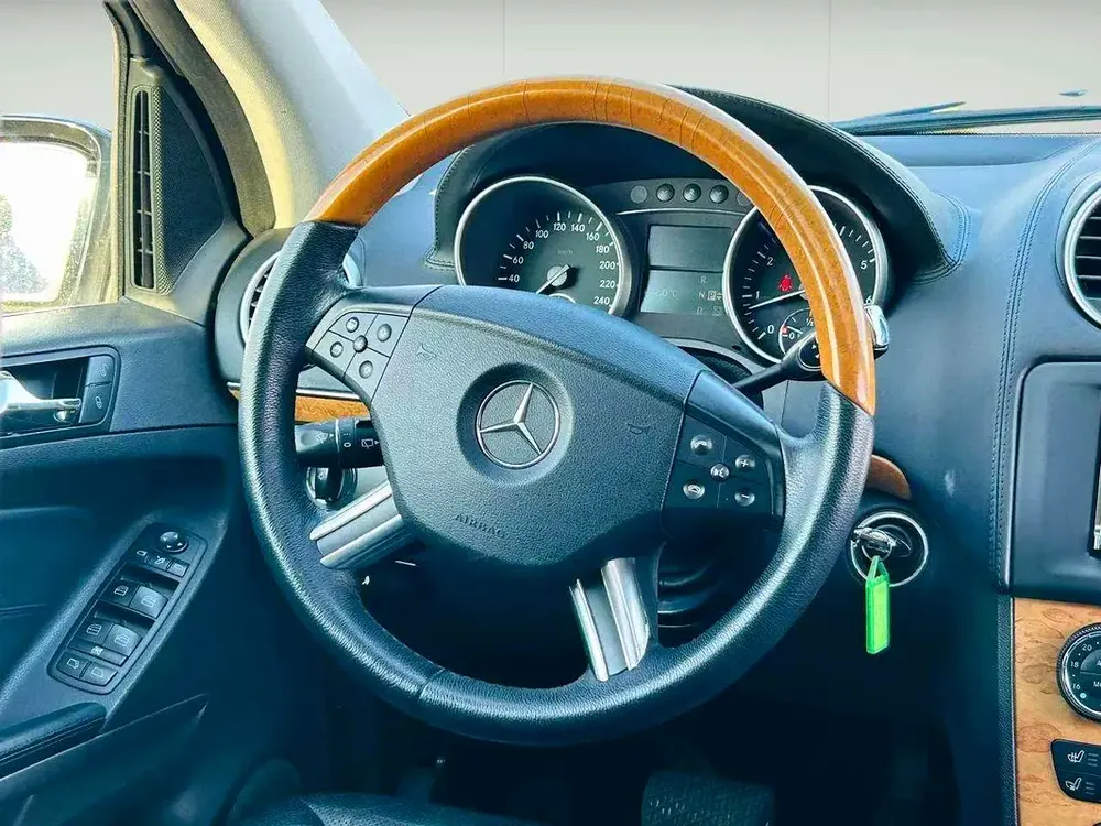 MERCEDES BENZ GL550 - 2008 - CLEAN CAR FRESH JAPAN IMPORT - Image 18