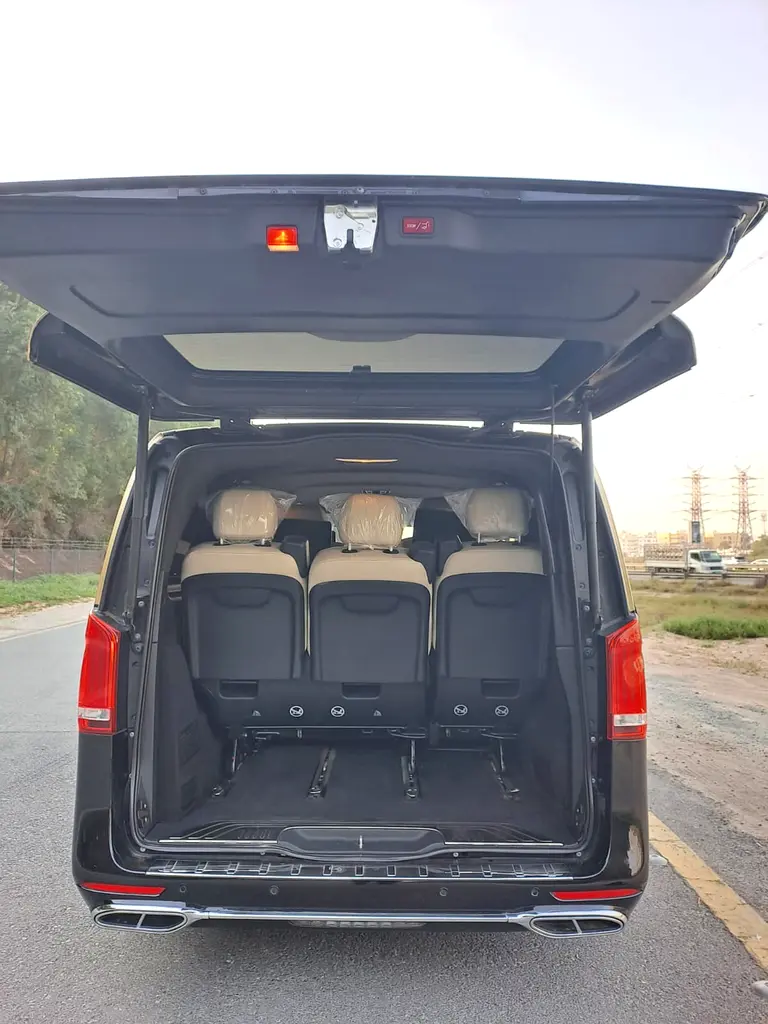 MERCDDES V250 GCC 2023 MAYBACH KIT VIP 58000 KM NO ACCIDENT VERY CLEAN CAR - Image 10