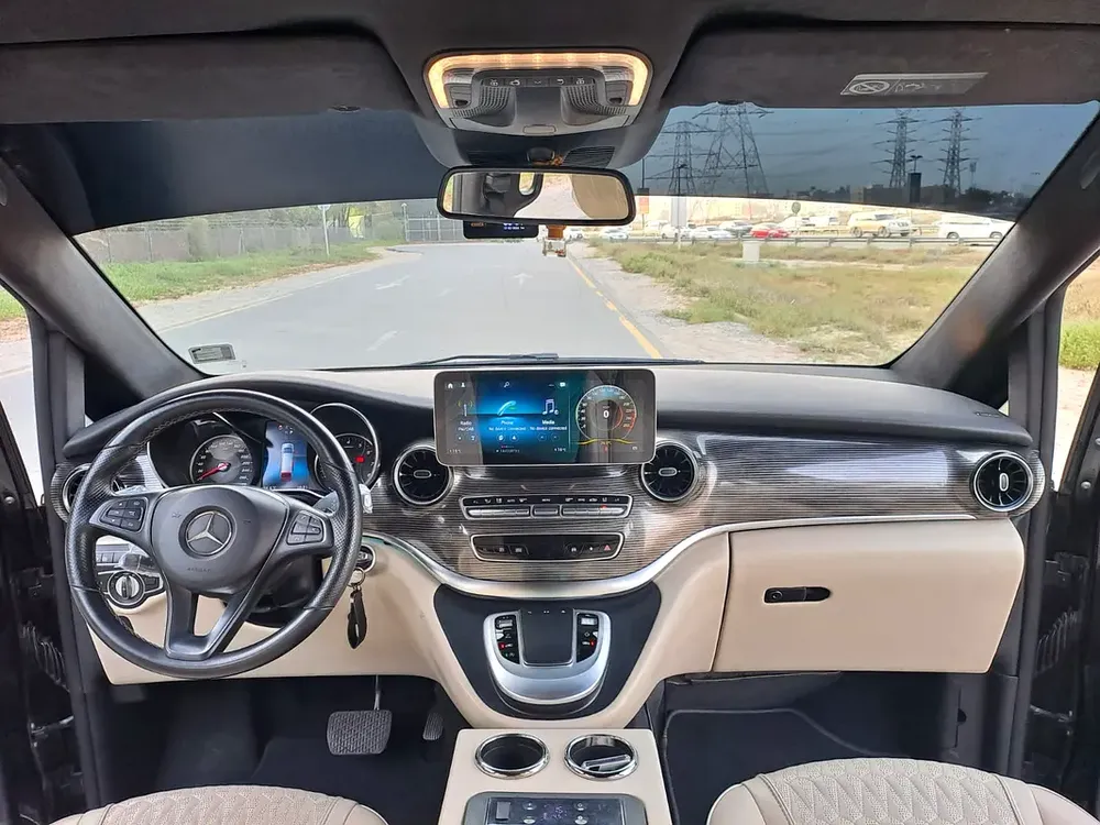 MERCDDES V250 GCC 2023 MAYBACH KIT VIP 58000 KM NO ACCIDENT VERY CLEAN CAR - Image 13