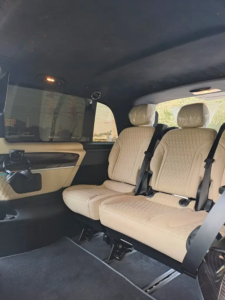 MERCDDES V250 GCC 2023 MAYBACH KIT VIP 58000 KM NO ACCIDENT VERY CLEAN CAR - Image 18