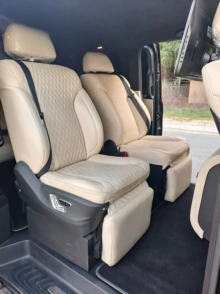 MERCDDES V250 GCC 2023 MAYBACH KIT VIP 58000 KM NO ACCIDENT VERY CLEAN CAR - Image 20