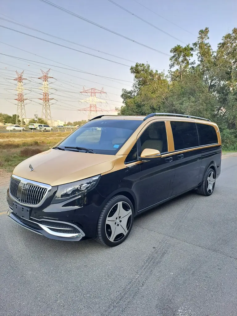 MERCDDES V250 GCC 2023 MAYBACH KIT VIP 58000 KM NO ACCIDENT VERY CLEAN CAR - Image 4