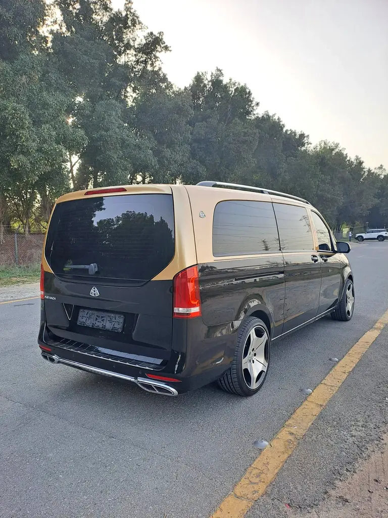 MERCDDES V250 GCC 2023 MAYBACH KIT VIP 58000 KM NO ACCIDENT VERY CLEAN CAR - Image 6