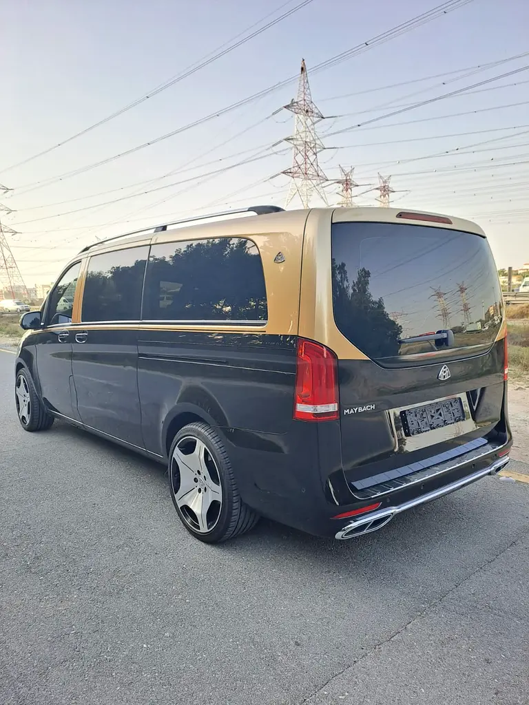 MERCDDES V250 GCC 2023 MAYBACH KIT VIP 58000 KM NO ACCIDENT VERY CLEAN CAR - Image 7