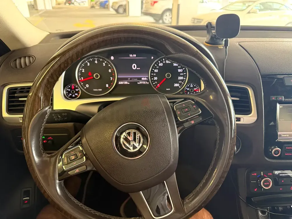 Volkswagen Touareg SE V6 2012 | First Owner | GCC Specs | Well Maintain - Image 5