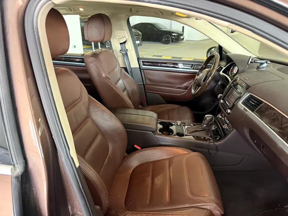 Volkswagen Touareg SE V6 2012 | First Owner | GCC Specs | Well Maintain - Image 7
