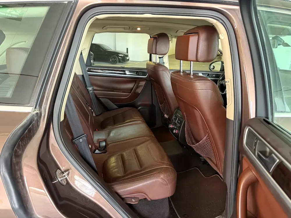 Volkswagen Touareg SE V6 2012 | First Owner | GCC Specs | Well Maintain - Image 9