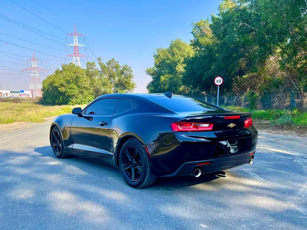 Chevrolet Camaro LT 2017 - American Specs - GCC Resale - Image 4