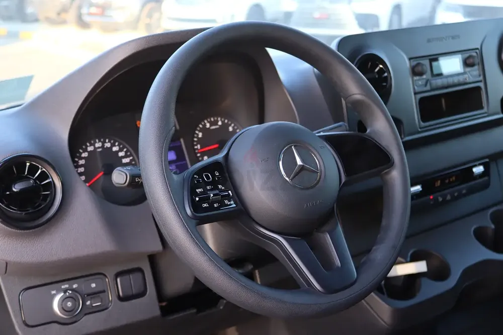 MERCEDES SPRINTER 2019 MODEL ZERO KM DRIVEN - Image 10