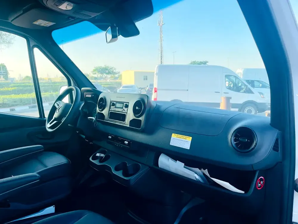 MERCEDES SPRINTER 2019 MODEL ZERO KM DRIVEN - Image 12