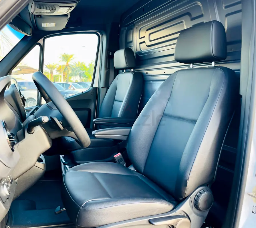 MERCEDES SPRINTER 2019 MODEL ZERO KM DRIVEN - Image 14
