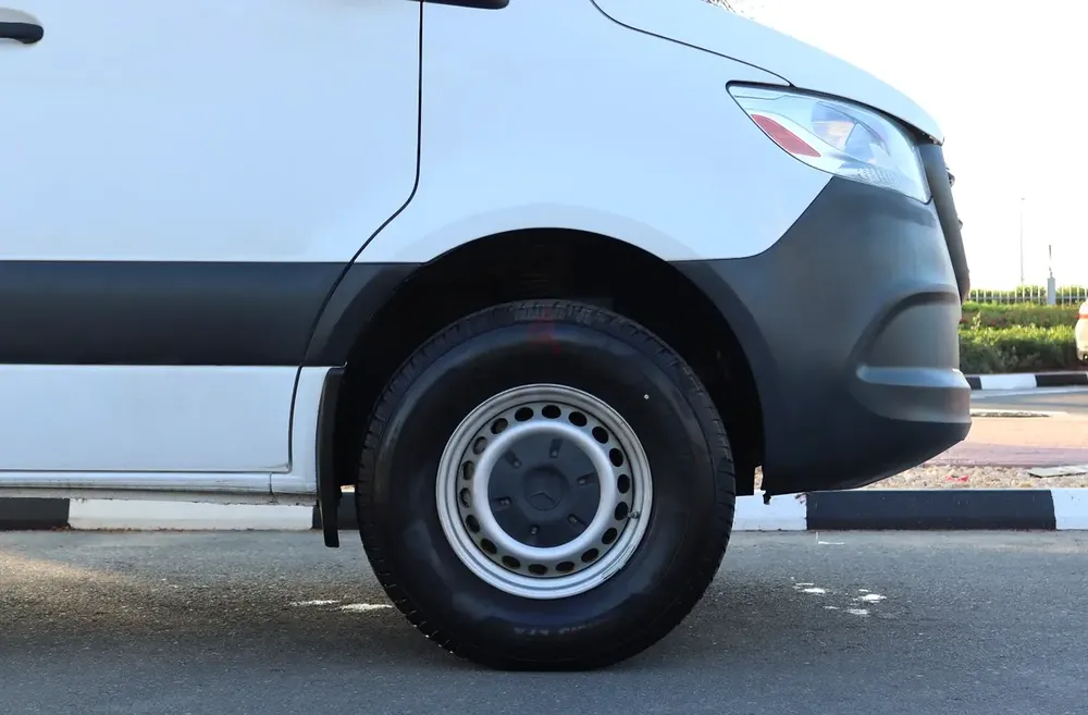 MERCEDES SPRINTER 2019 MODEL ZERO KM DRIVEN - Image 7