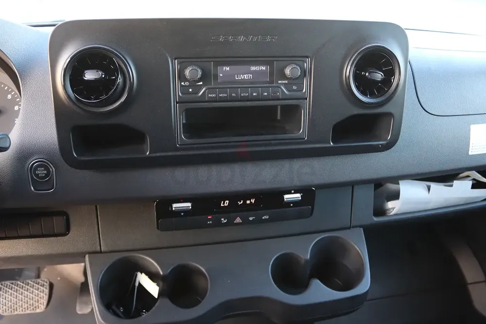 MERCEDES SPRINTER 2019 MODEL ZERO KM DRIVEN - Image 9