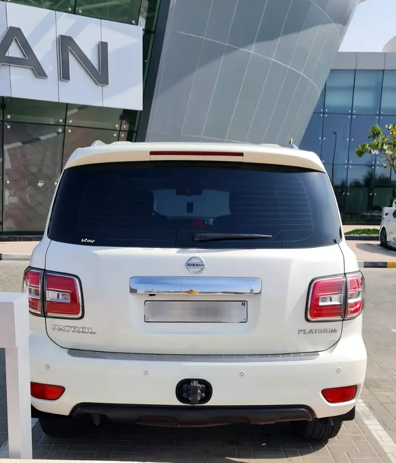 Nissan Patrol  SE Platinum - Full Options- Genuine low mileage - No Accidents- Full Services History - Image 10