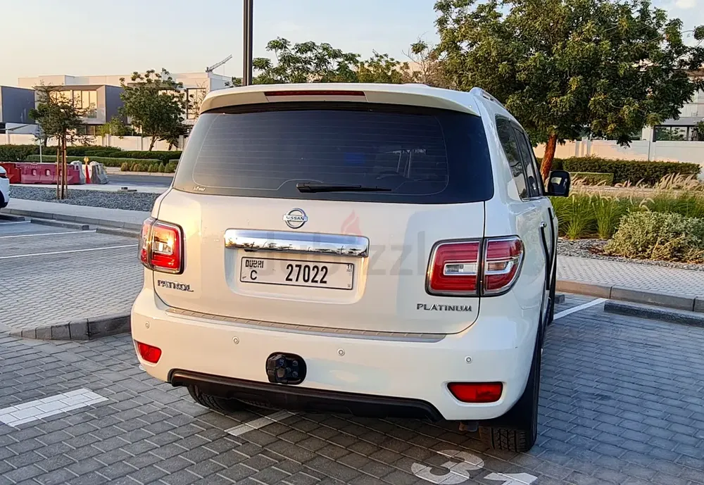 Nissan Patrol  SE Platinum - Full Options- Genuine low mileage - No Accidents- Full Services History - Image 6