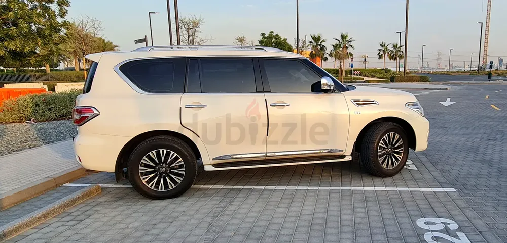 Nissan Patrol  SE Platinum - Full Options- Genuine low mileage - No Accidents- Full Services History - Image 8