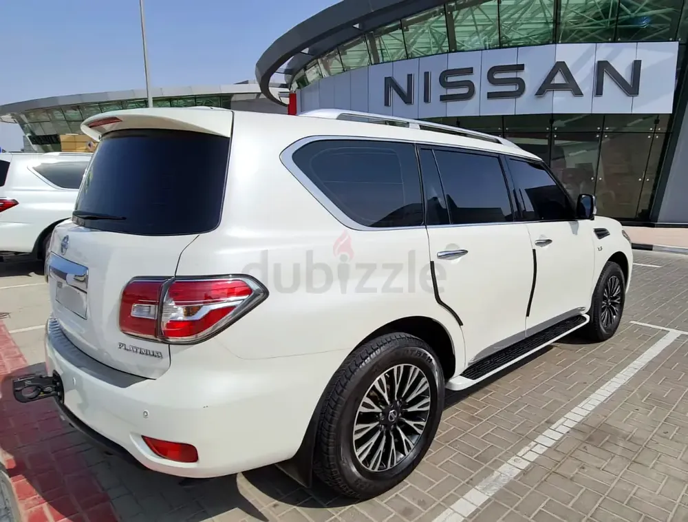 Nissan Patrol  SE Platinum - Full Options- Genuine low mileage - No Accidents- Full Services History - Image 9