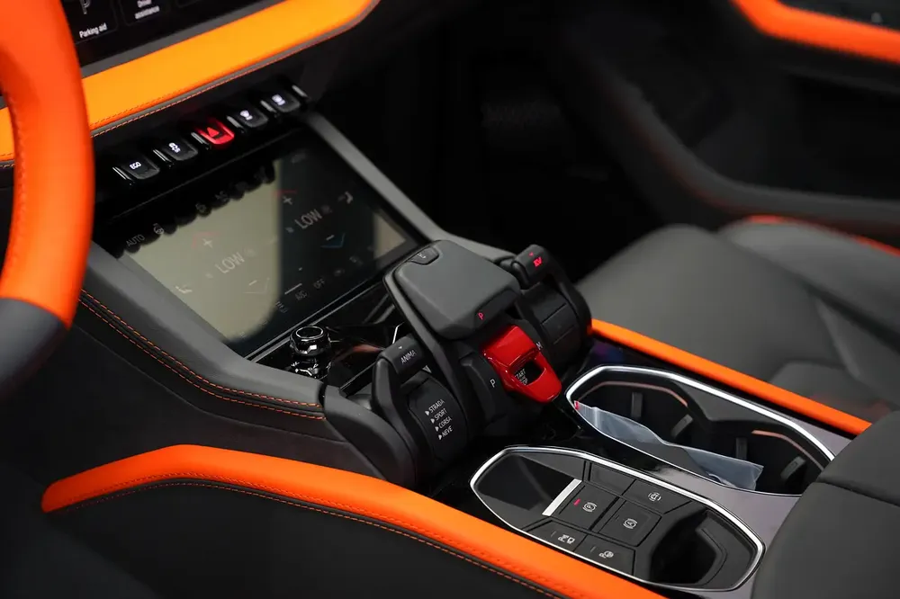 Lamborghini Urus SE 2025 - Brand New Hybrid Performance - Image 7