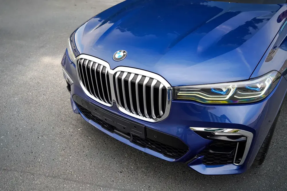 Ultra-Rare BMW X7 50i V8 | Individual Ivory-Blue Interior | Captain Seats | GCC - Image 10
