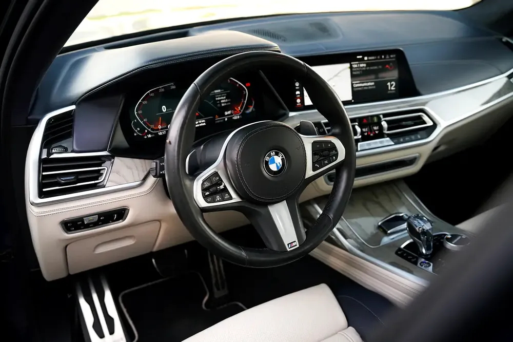 Ultra-Rare BMW X7 50i V8 | Individual Ivory-Blue Interior | Captain Seats | GCC - Image 11