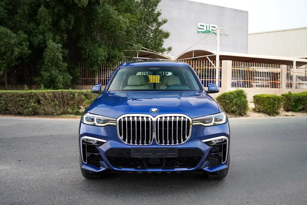 Ultra-Rare BMW X7 50i V8 | Individual Ivory-Blue Interior | Captain Seats | GCC - Image 4