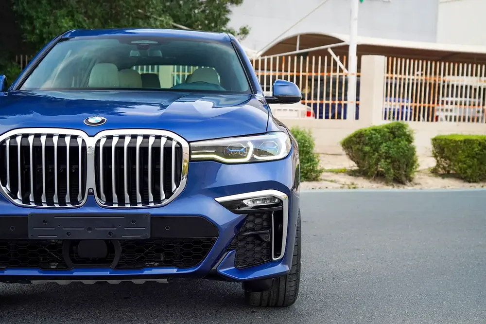 Ultra-Rare BMW X7 50i V8 | Individual Ivory-Blue Interior | Captain Seats | GCC - Image 6