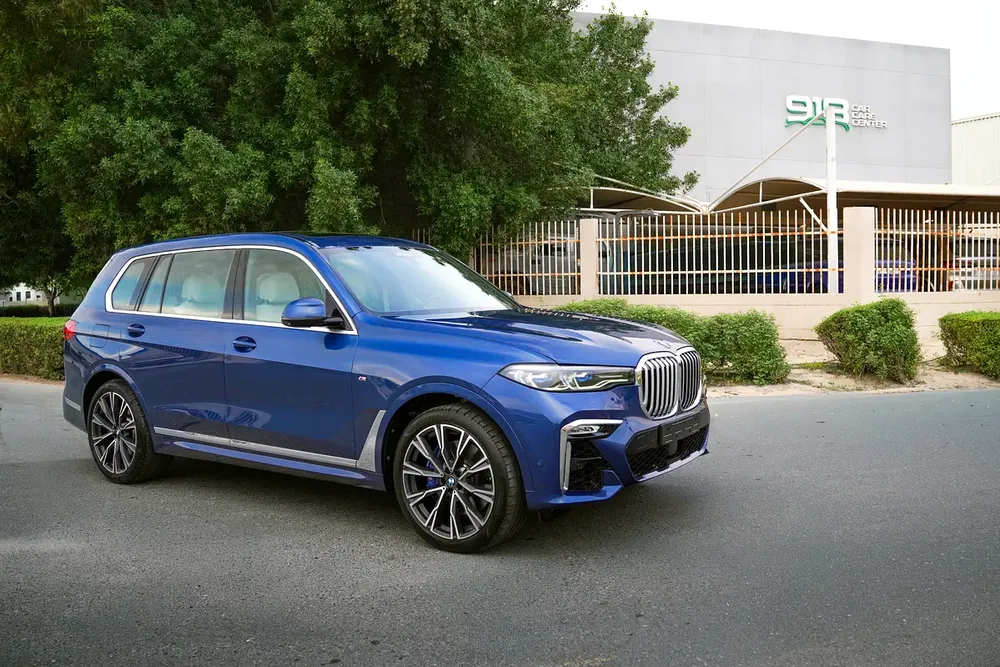 Ultra-Rare BMW X7 50i V8 | Individual Ivory-Blue Interior | Captain Seats | GCC - Image 8