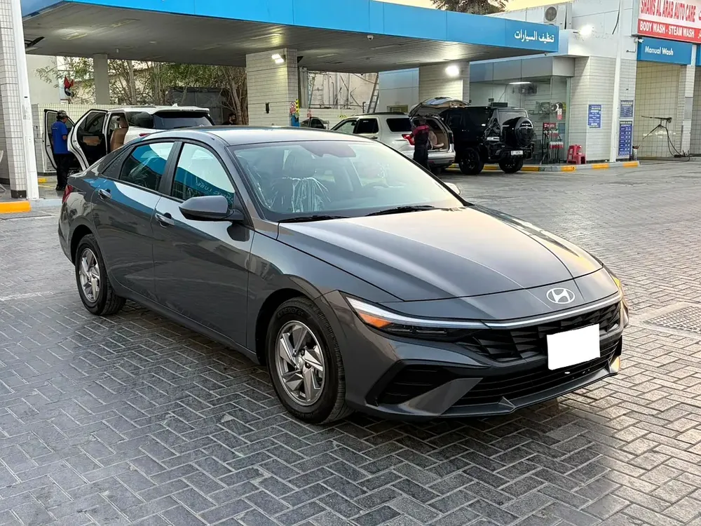 Hyundai Elantra 2025, super clean car, low mileage, original airbags, customs papers - Image 4