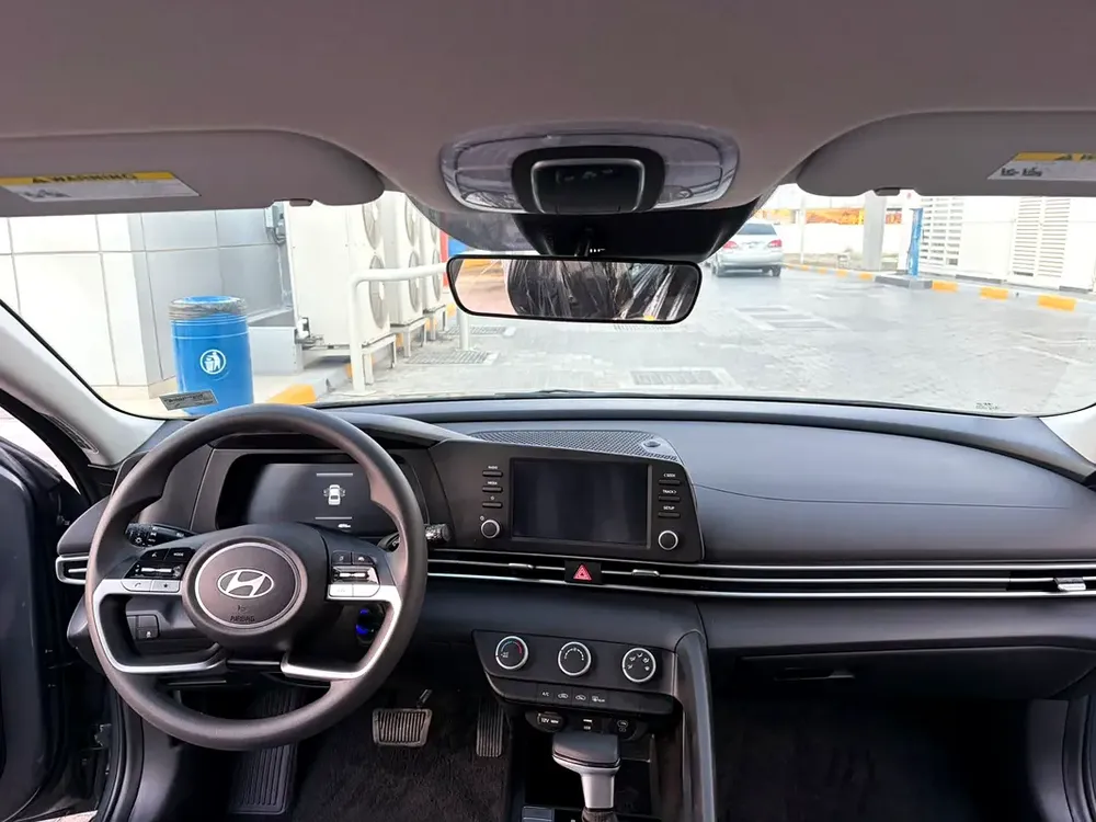 Hyundai Elantra 2025, super clean car, low mileage, original airbags, customs papers - Image 5