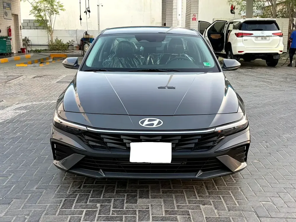 Hyundai Elantra 2025, super clean car, low mileage, original airbags, customs papers - Image 6