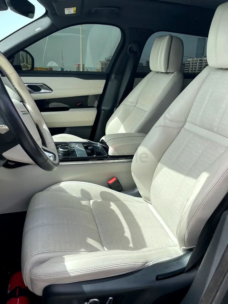 Land Rover Range Rover Velar P250 HSE | GCC Specs | Low Mileage - Image 8