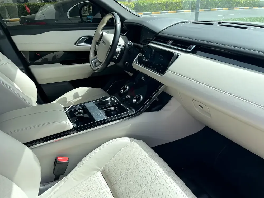 Land Rover Range Rover Velar P250 HSE | GCC Specs | Low Mileage - Image 9