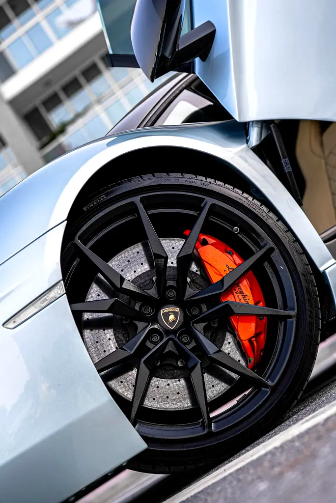 2015 Lamborghini Aventador LP 700-4 Roadster - Image 14