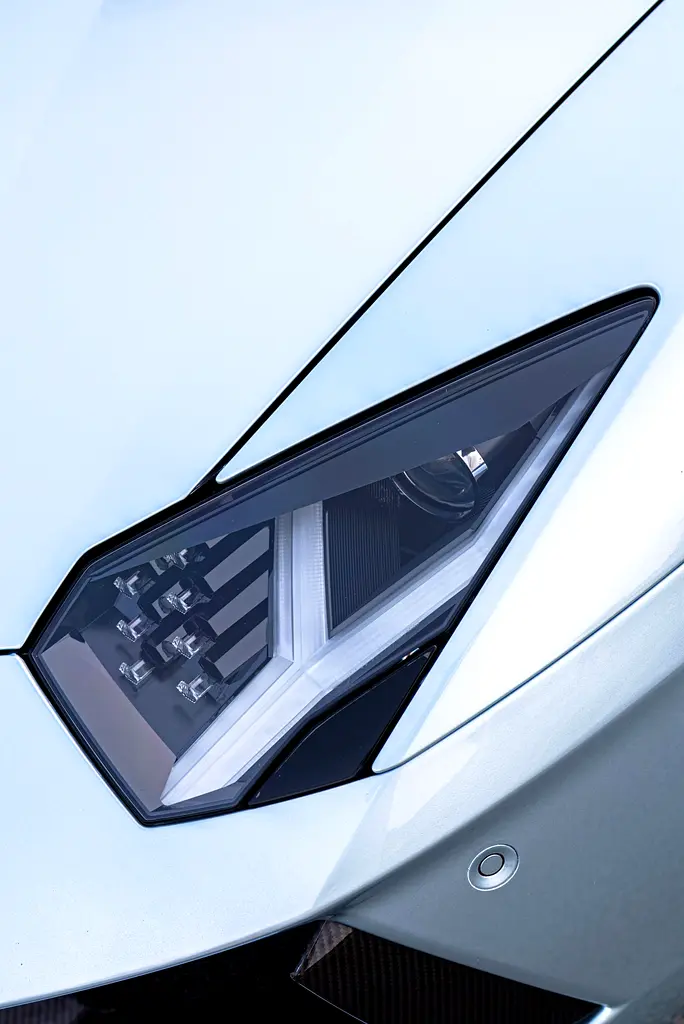 2015 Lamborghini Aventador LP 700-4 Roadster - Image 9
