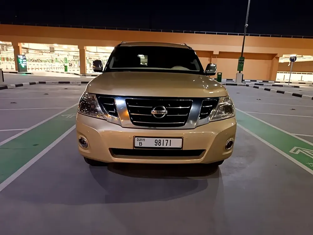 Nissan petrol gcc car model 2014 - Image 10