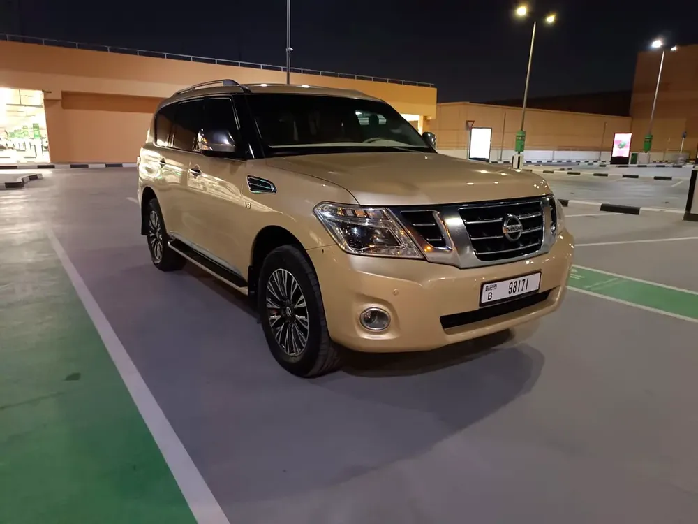 Nissan petrol gcc car model 2014 - Image 12