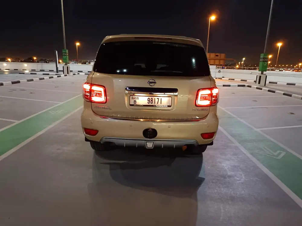 Nissan petrol gcc car model 2014 - Image 5