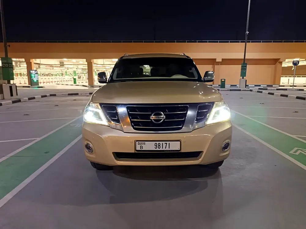 Nissan petrol gcc car model 2014 - Image 6