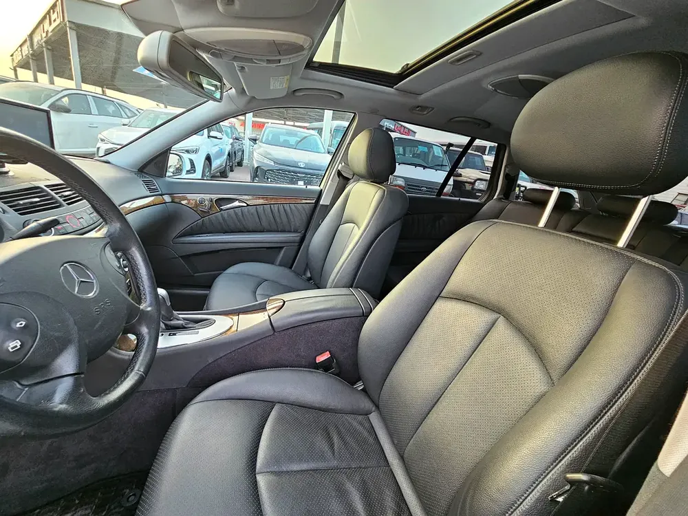 Mercedes-Benz E-Class E 350 2006 | Japanese Specs | Pristine Condition - Image 9