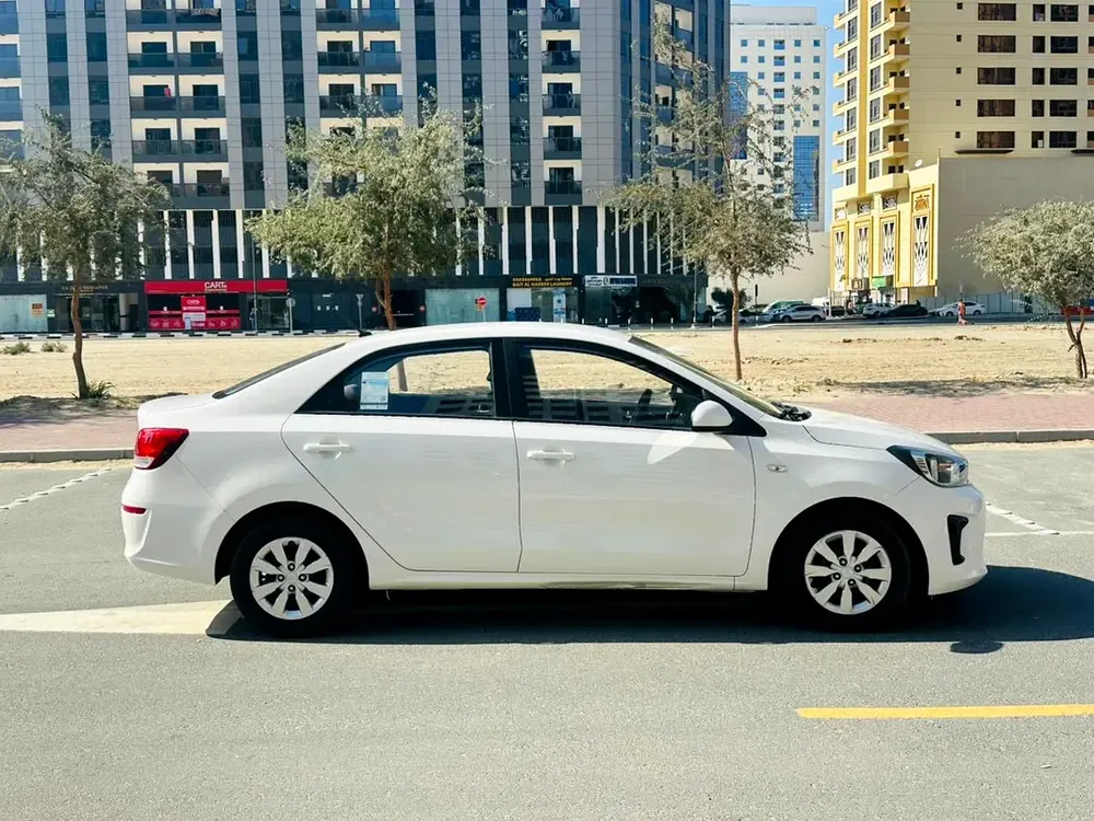 Kia pegas 2020 Mid Option GCC - Image 4