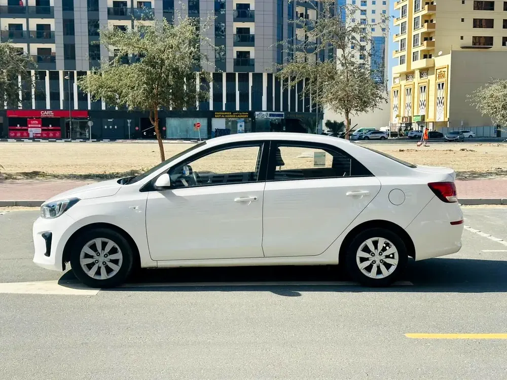 Kia pegas 2020 Mid Option GCC - Image 5