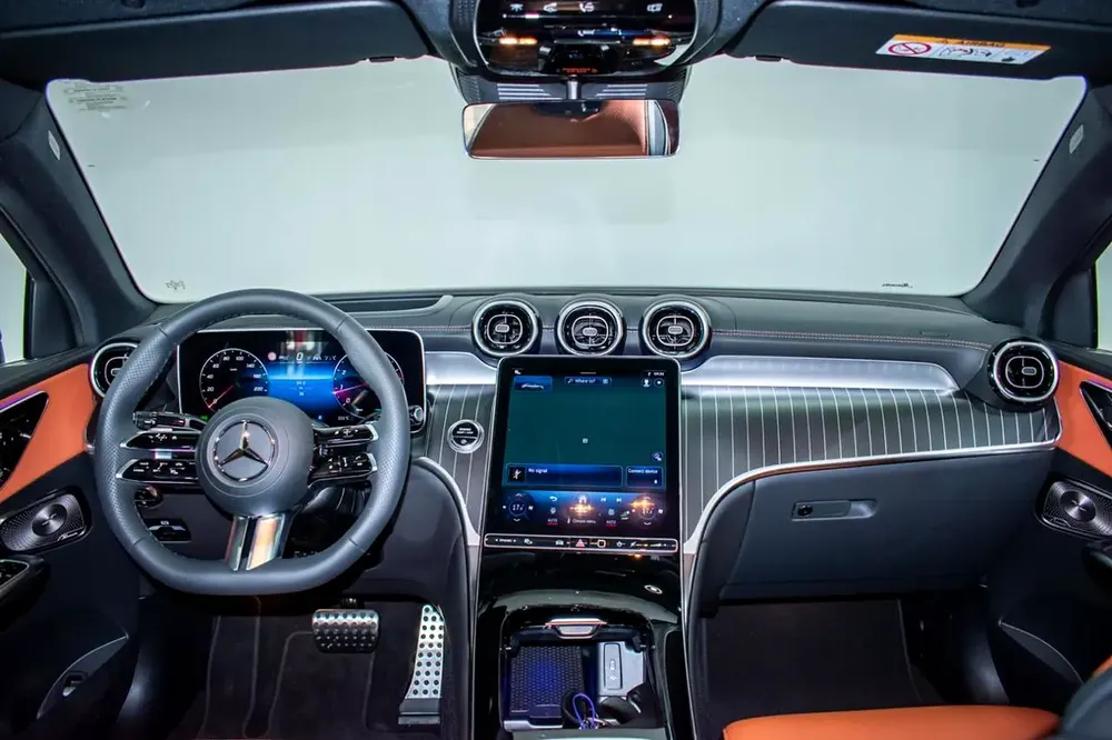 Mercedes GLC200 Coupe 2024 New . - Image 9