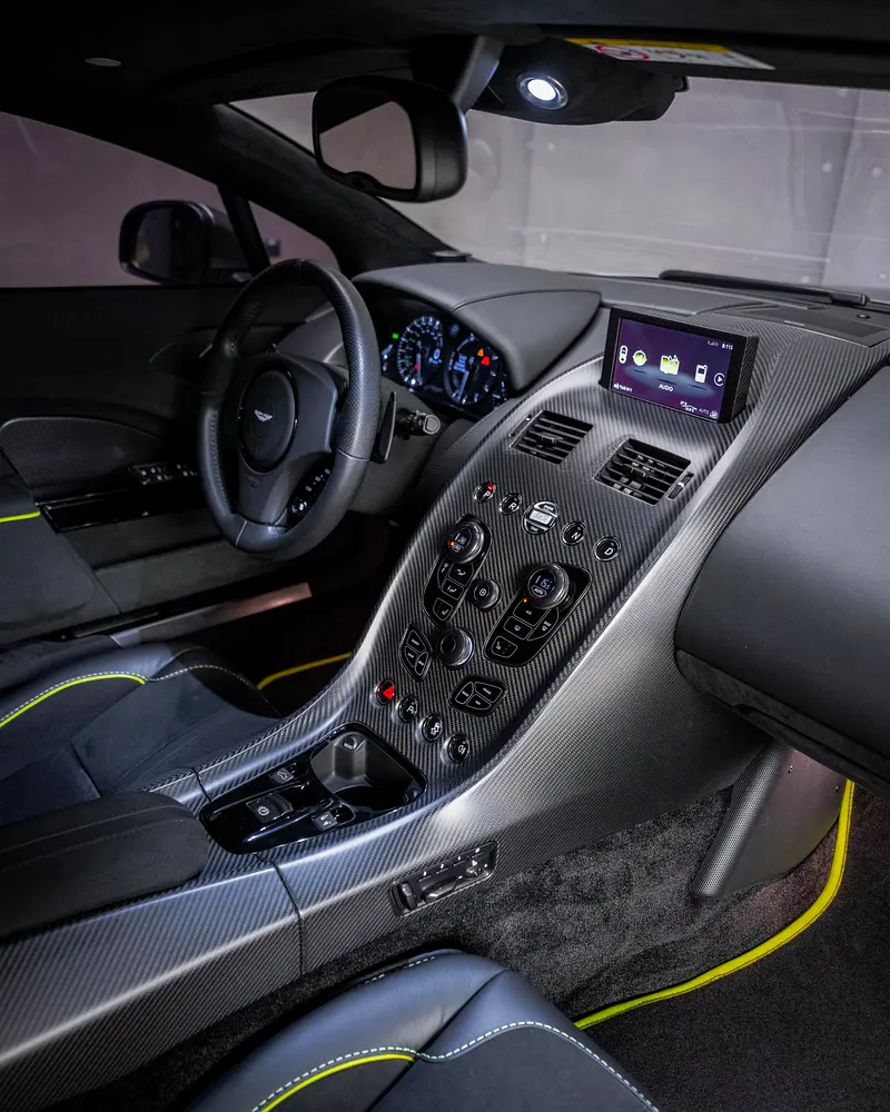 Aston Martin Rapide AMR, GCC Specs, Low Mileage, Fully Original - Image 9