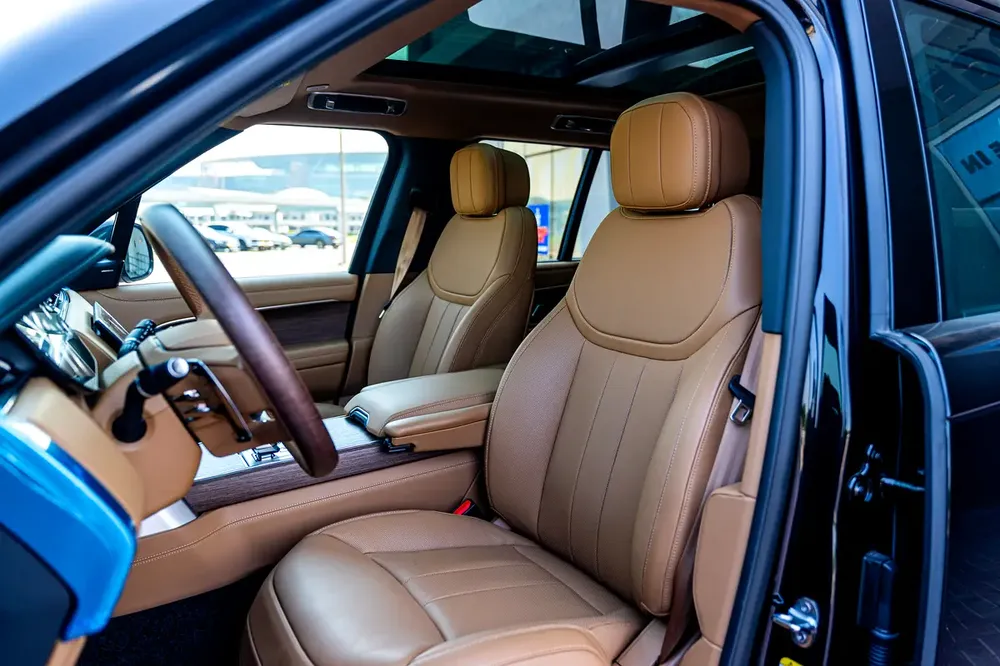2025 Land Rover Range Rover SE - GCC Specs - Brand New - Image 5