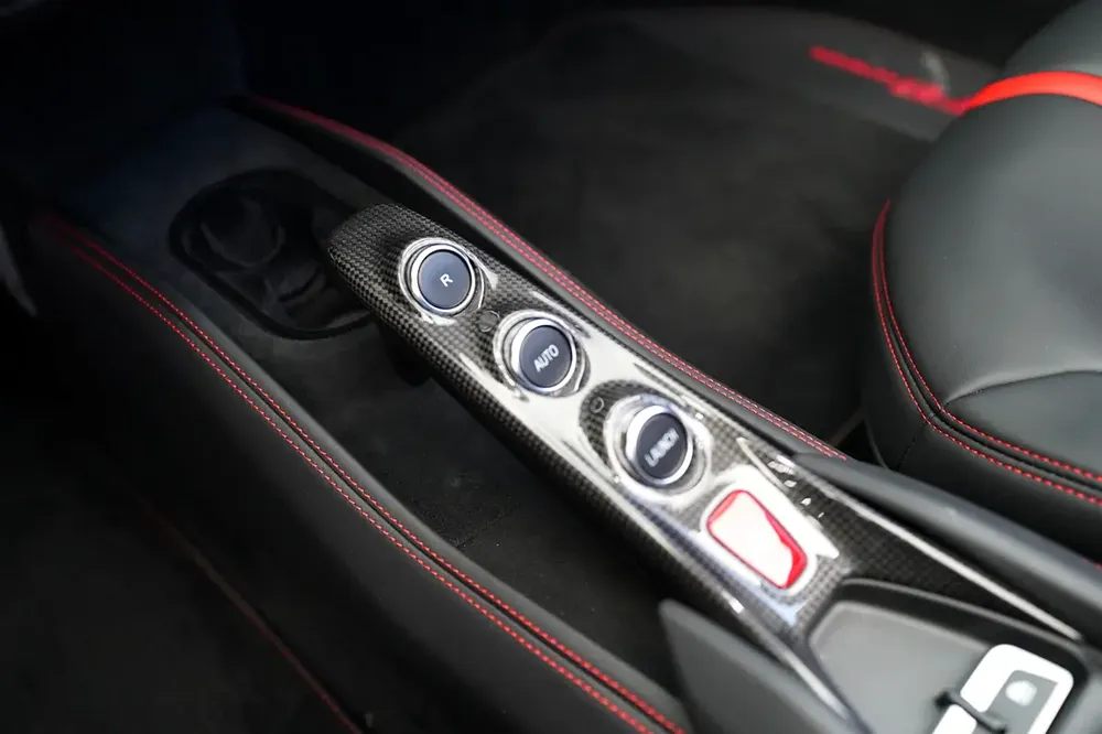 SERVICE CONTRACT TILL 2030 | CARBON INTERIOR | F8 SPIDER - Image 12