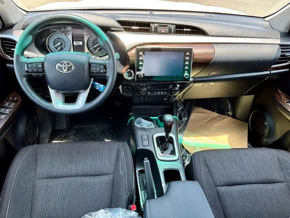 Toyota Hilux SR5 2026 - GCC Specs - Brand New! - Image 7