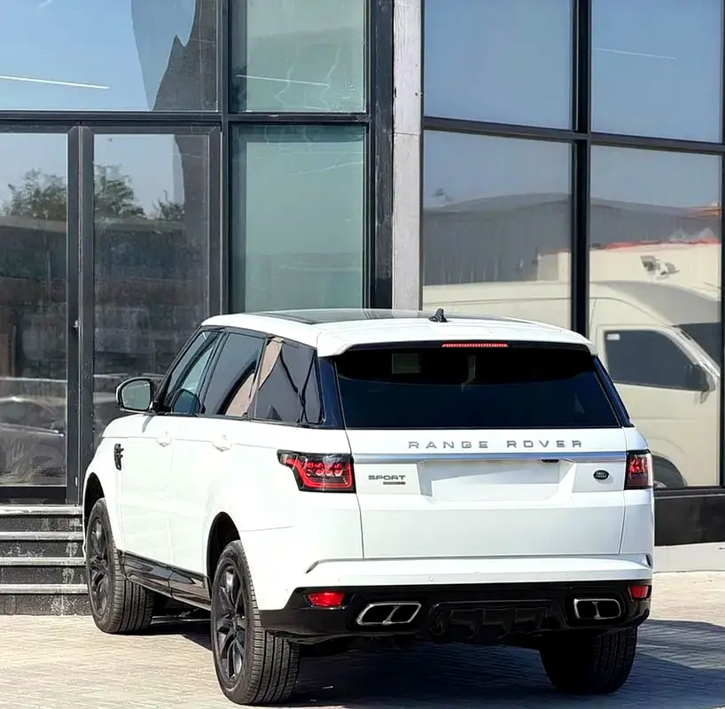 Land Rover Range Rover Vogue 2016 - American Specs - Low Mileage - Clean Condition - Image 13