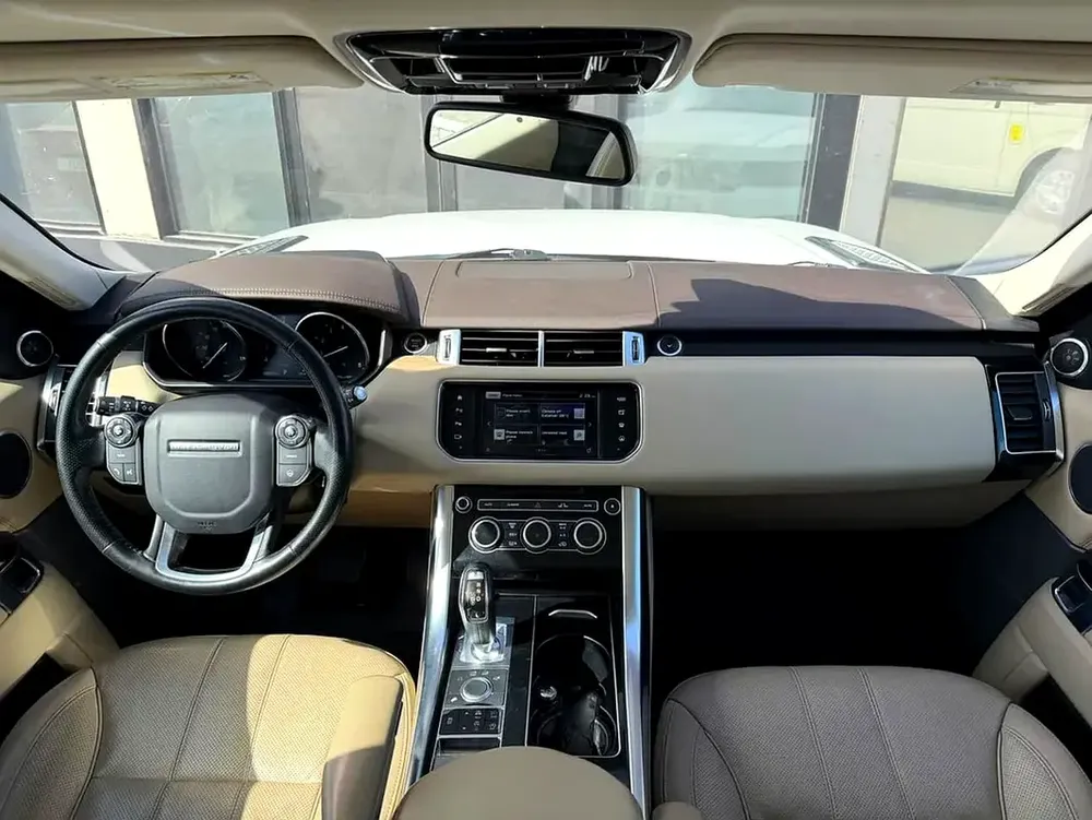 Land Rover Range Rover Vogue 2016 - American Specs - Low Mileage - Clean Condition - Image 5